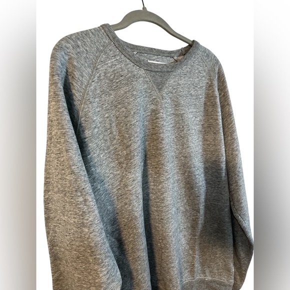 Old Navy Men's Heather Gray Crewneck Sweater - Picture 4 of 5